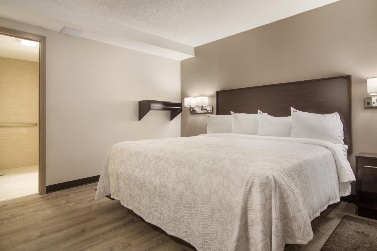 Red Roof Inn Plus & Suites Erie Kültér fotó
