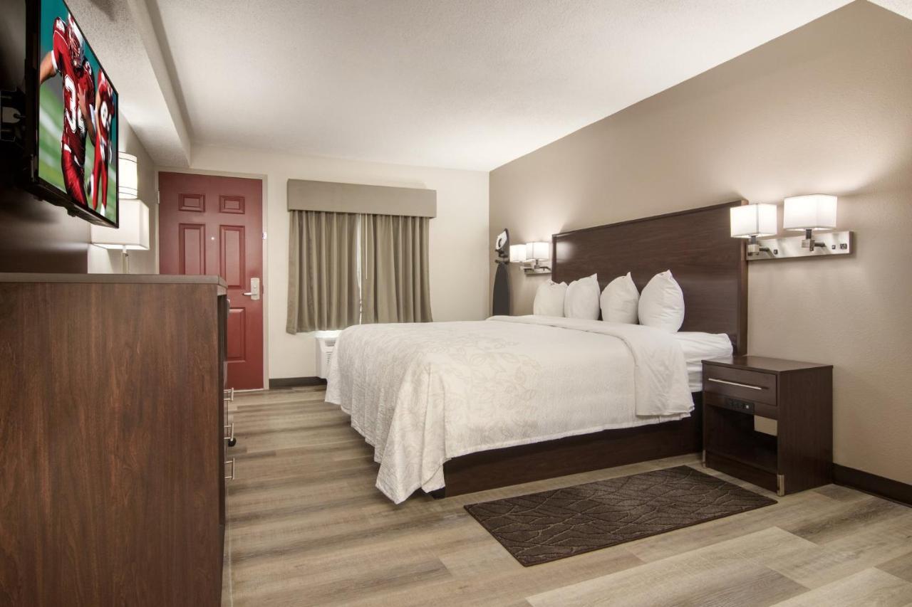 Red Roof Inn Plus & Suites Erie Kültér fotó