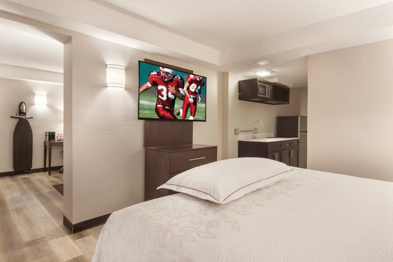Red Roof Inn Plus & Suites Erie Kültér fotó