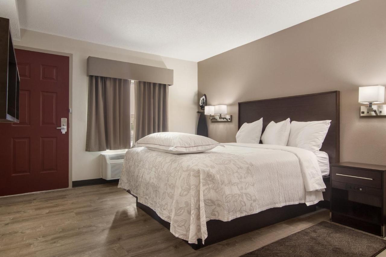 Red Roof Inn Plus & Suites Erie Kültér fotó