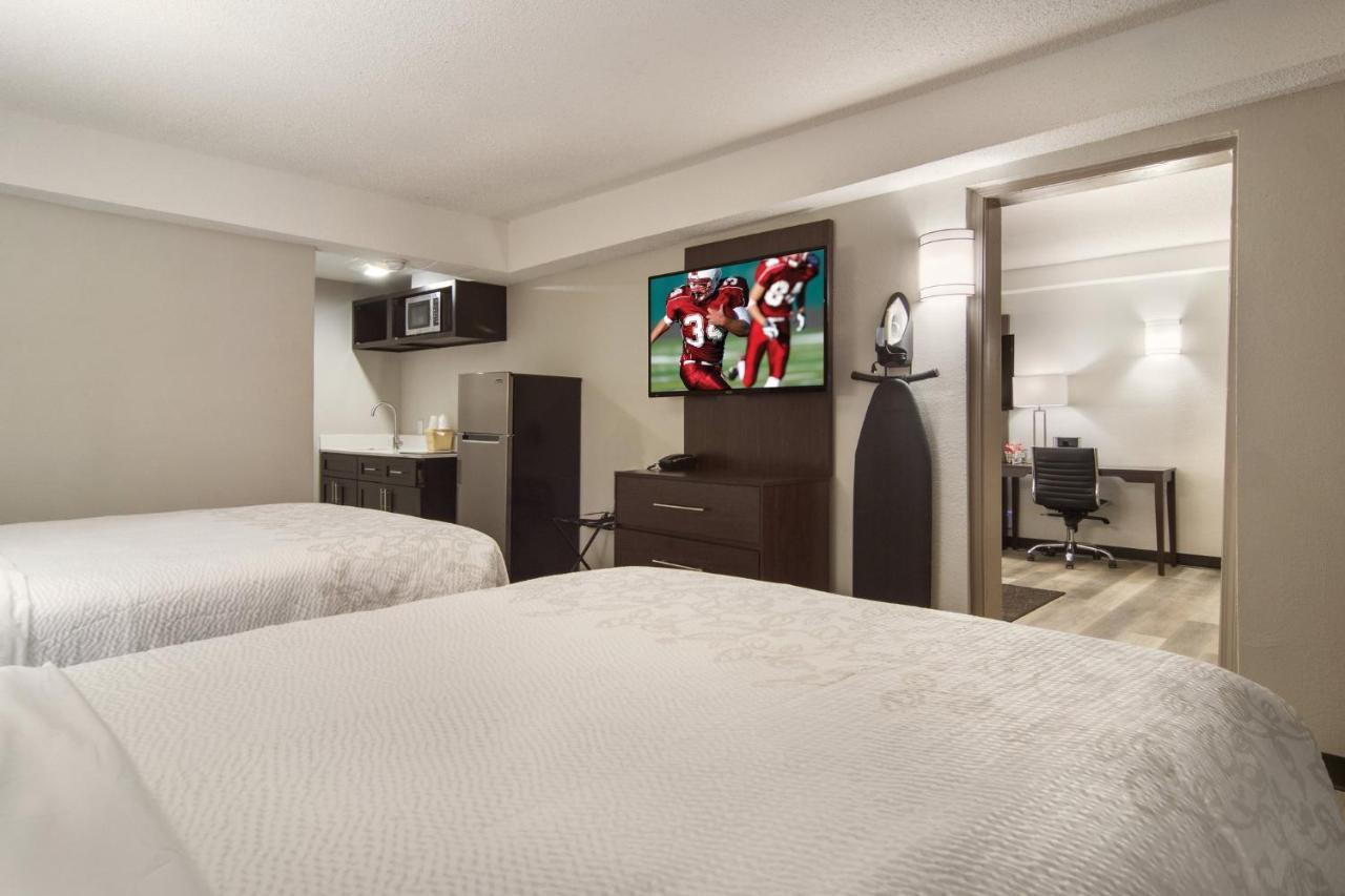 Red Roof Inn Plus & Suites Erie Kültér fotó